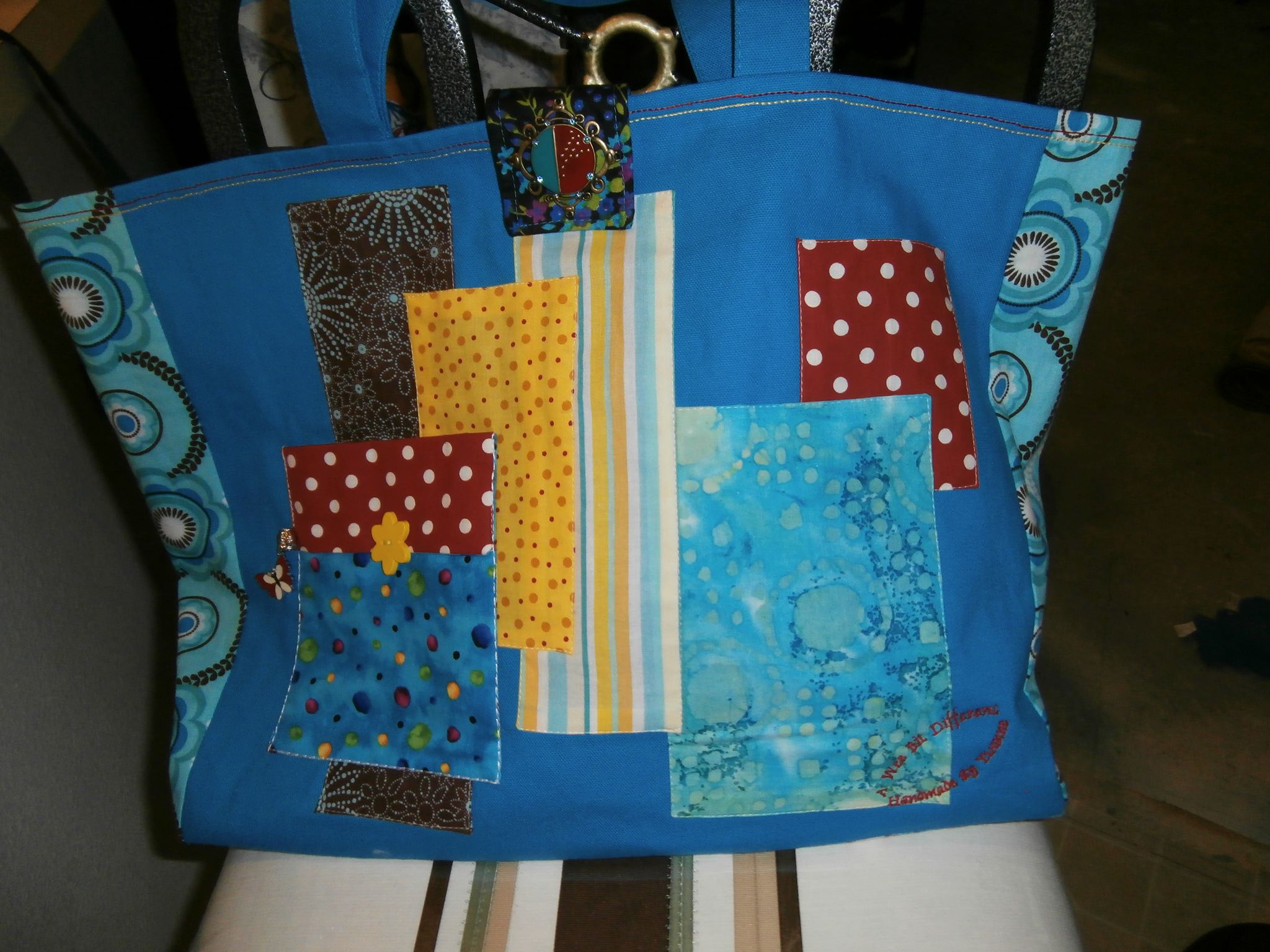 Handbags, purses and travel bags